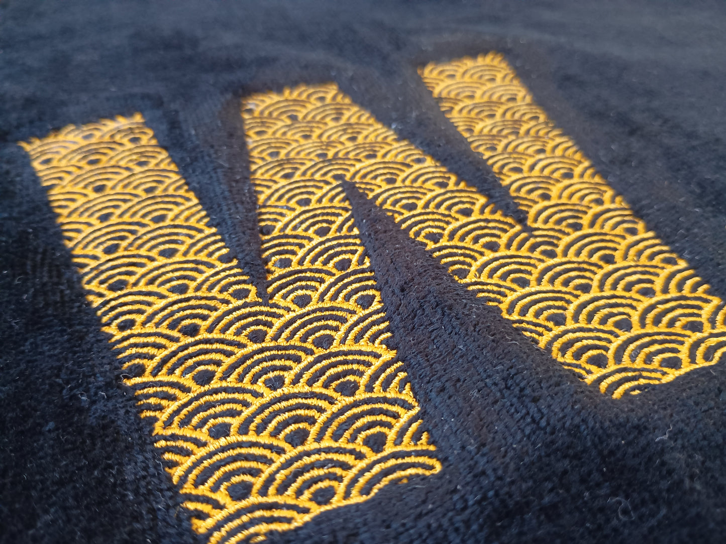 Seigaiha (W) Black Sports Towel